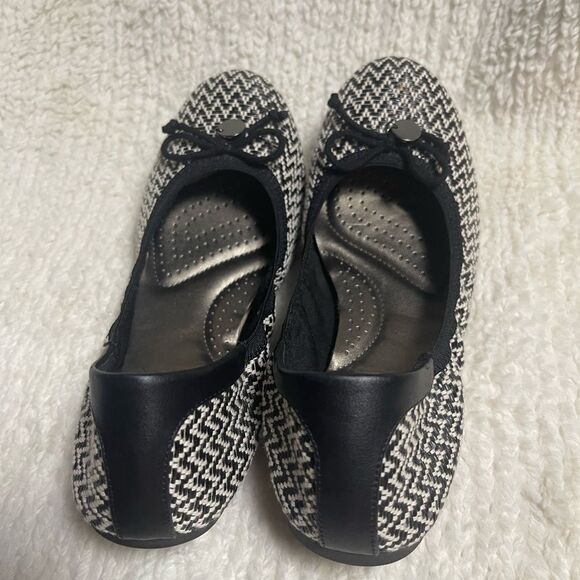 Dexflex comfort fabric woven black & white ballerina flats with bow accent SZ9 - Picture 7 of 10